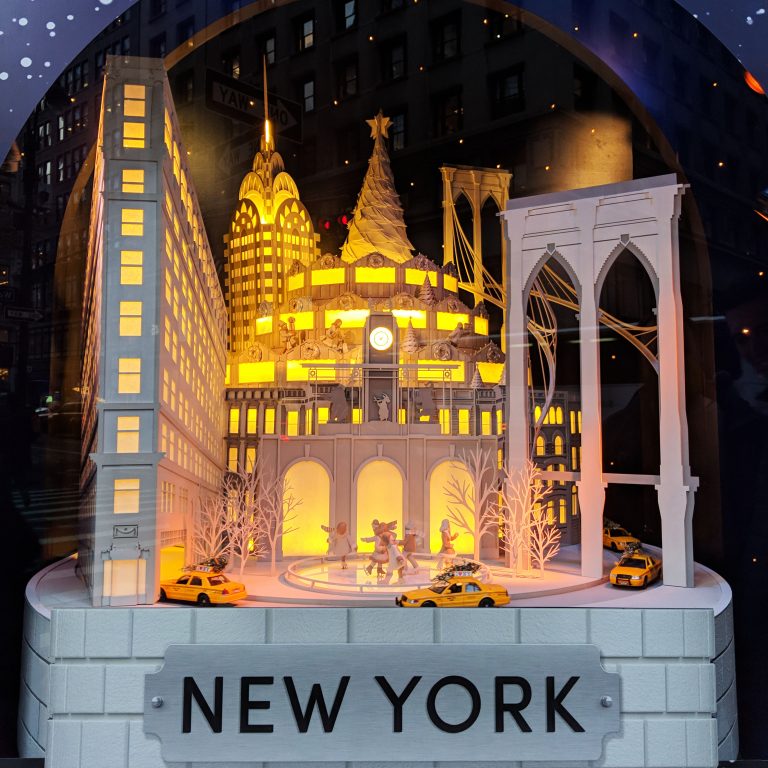 christmas window display in new york city