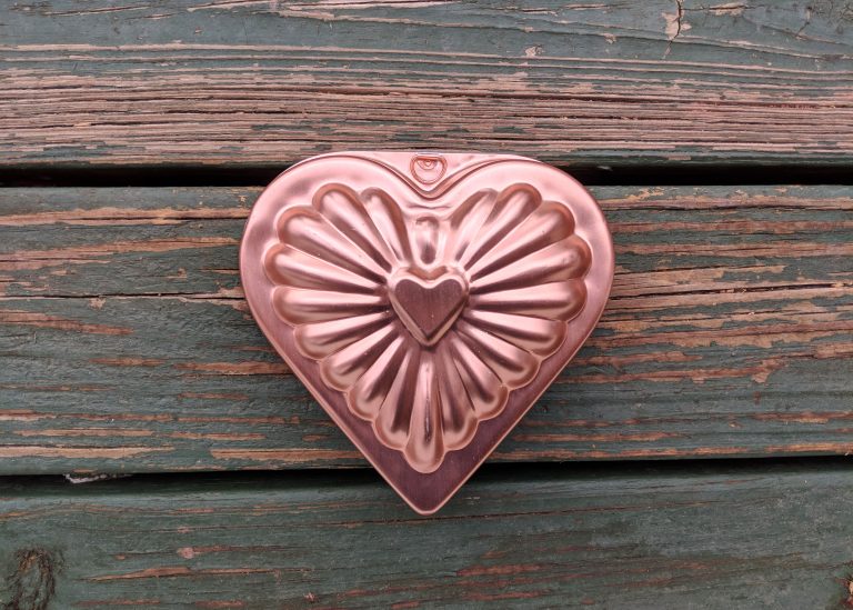 heart cake mold dish in an Airbnb in Tijeras, New Mexico