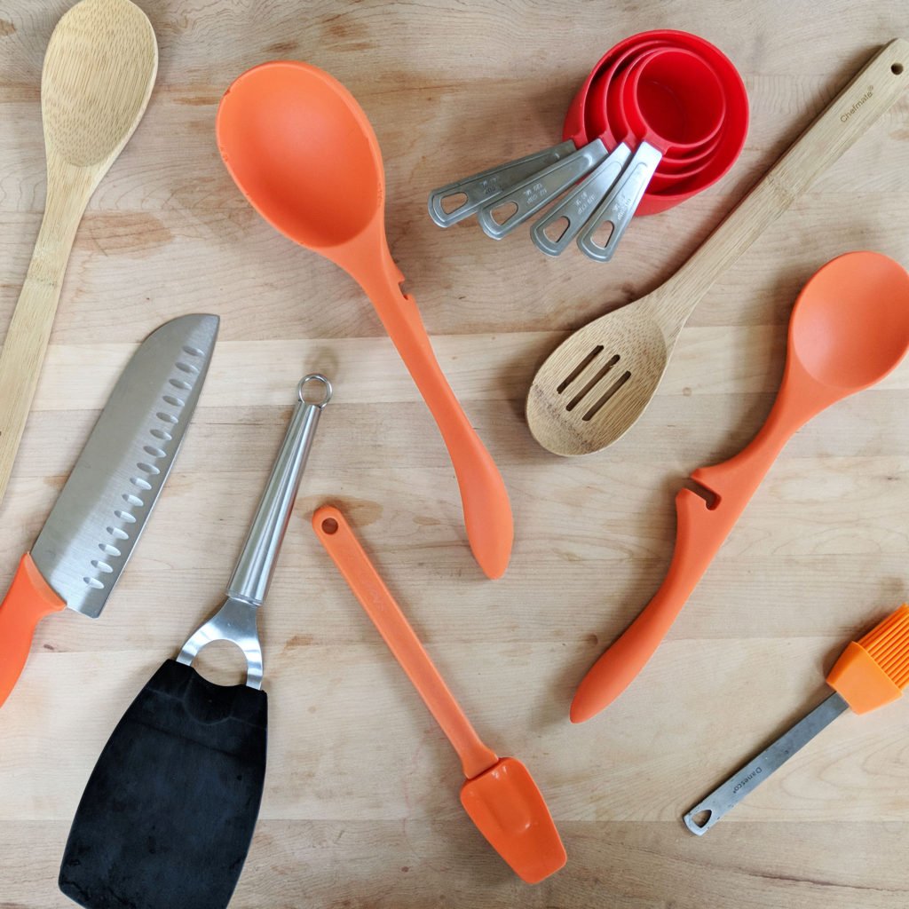 kitchen utensils found in Airbnb kitchen