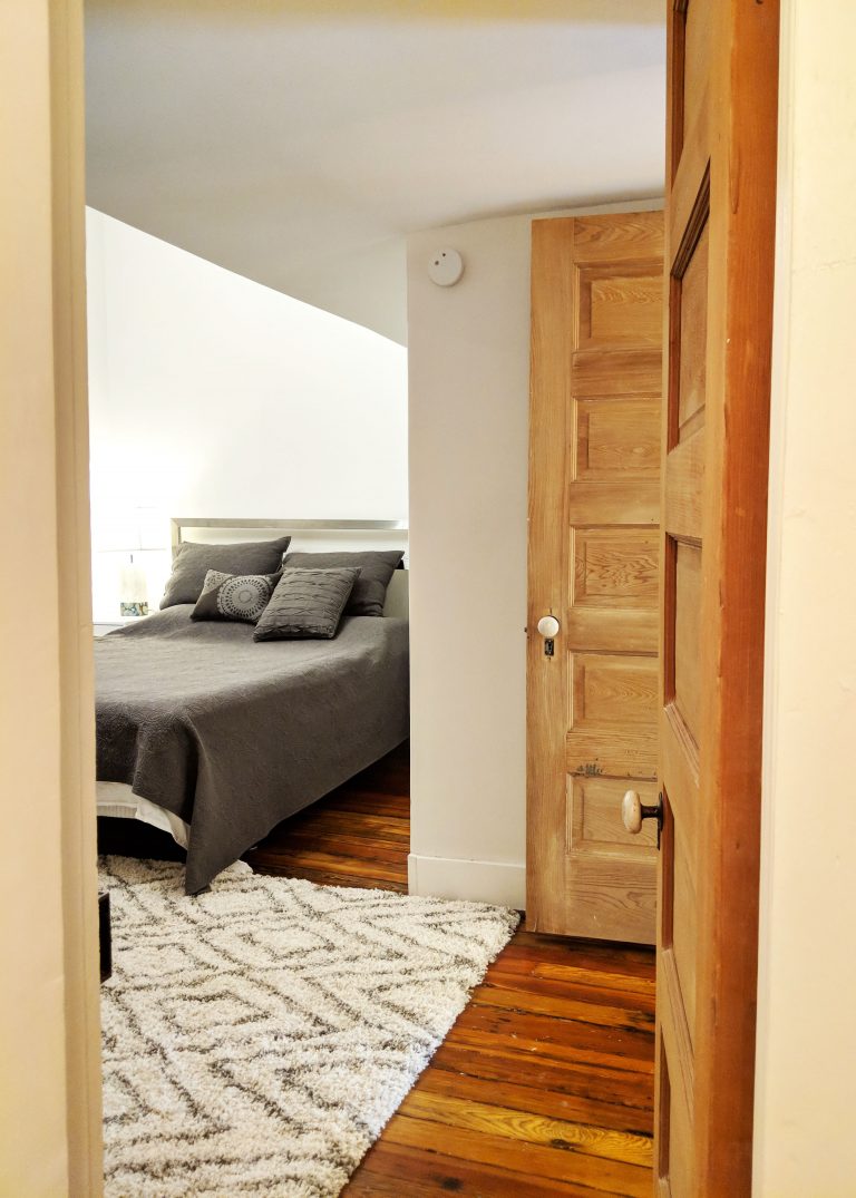 upstiars bedroom in New Orleans Airbnb