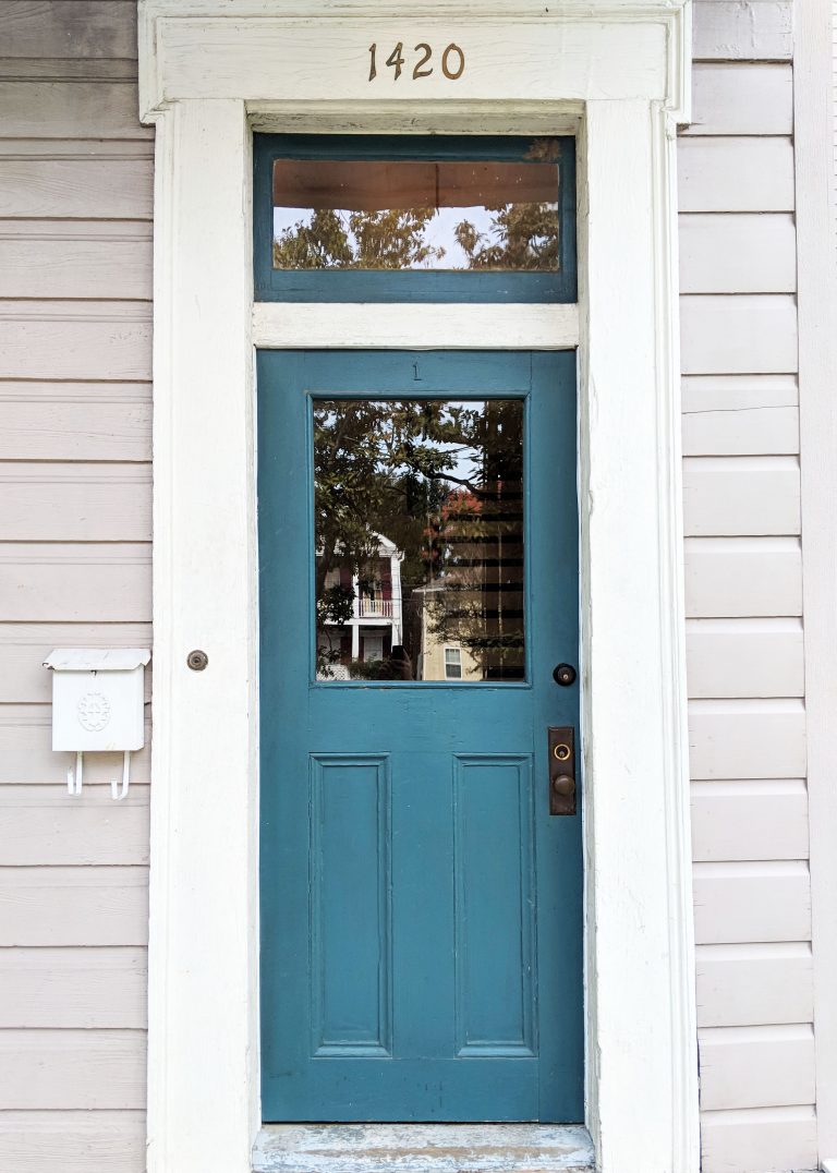 front door to New Orleans Airbnb