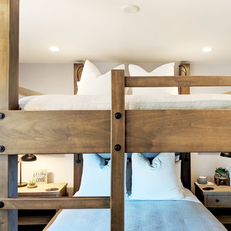 queen bunk beds in Joshua Tree Airbnb