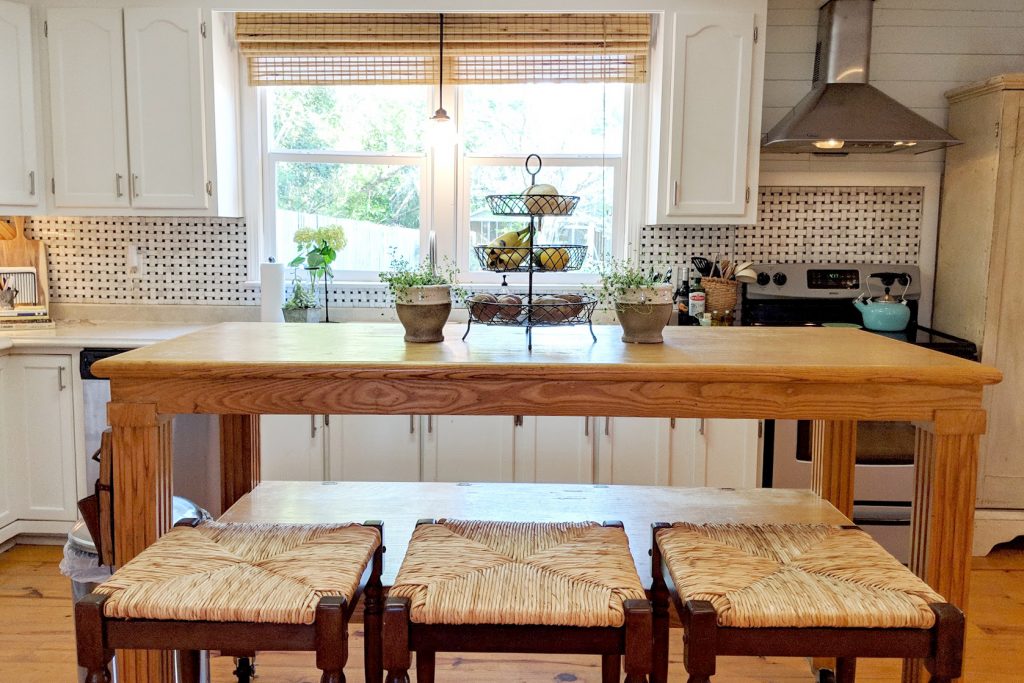 Airbnb photos of beautiful kitchen